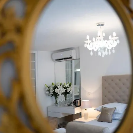 Urban Suites & Apartment *