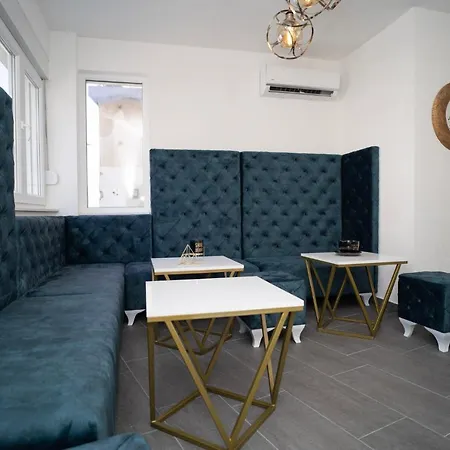 Urban Suites & Apartment